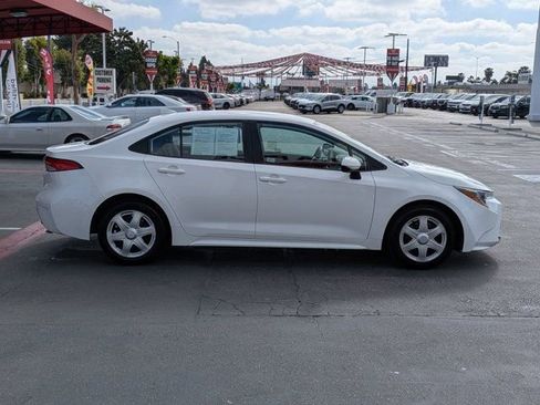 Used 2024 Toyota Corolla LE image 4