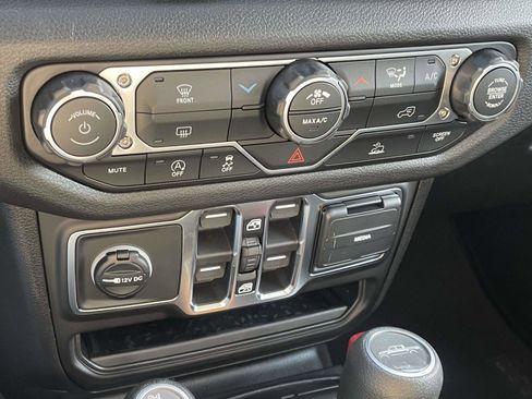 New 2026 Jeep Gladiator Sport image 14