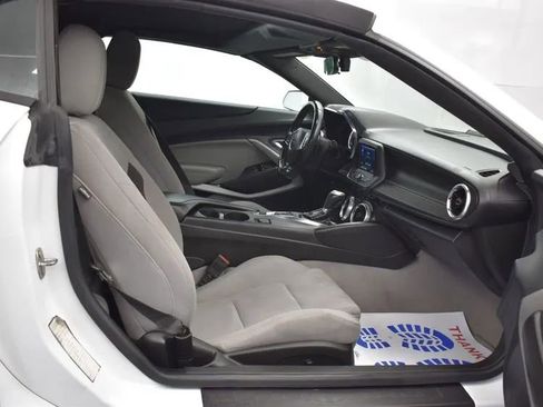Used 2023 Chevrolet Camaro LT RWD image 15