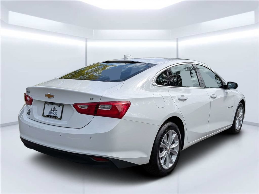 Used 2025 Chevrolet Malibu LT FWD image 3