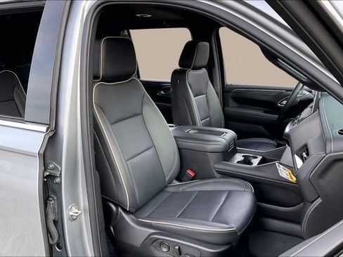 Used 2024 GMC Yukon SLT w/ SLT Luxury Package image 20
