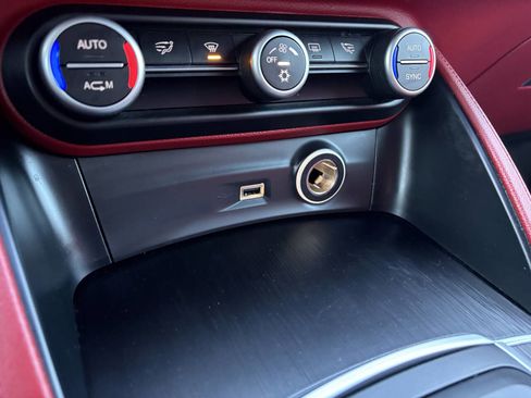 Used 2018 Alfa Romeo Stelvio Base AWD 4dr Crossover image 29