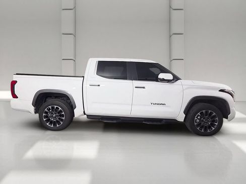 Used 2025 Toyota Tundra Limited AWD/4WD image 36