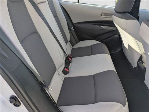 Used 2025 Toyota Corolla LE FWD image 17