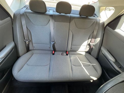 Used 2025 Kia K4 LXS FWD image 38