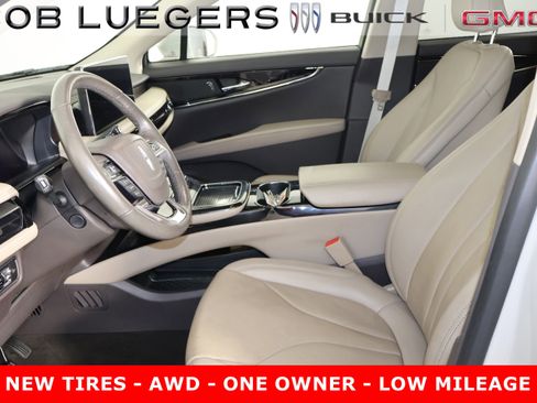 Used 2022 Lincoln Nautilus Reserve image 9