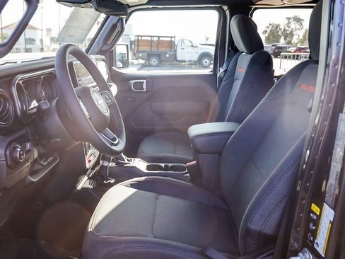 New 2025 Jeep Gladiator Rubicon w/ Safety Group image 19