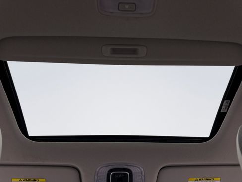 Used 2025 Hyundai Elantra Limited image 20