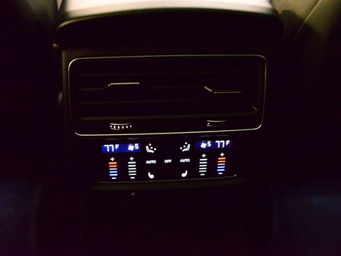 Used 2023 Audi Q7 2.0T Premium Plus w/ Premium Plus Package image 24