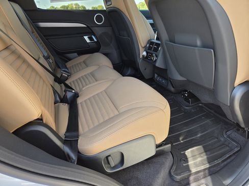 New 2026 Land Rover Discovery Limited Edition image 5