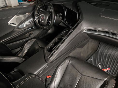 Used 2021 Chevrolet Corvette Stingray Preferred Conv w/ Z51 Performance Package RWD image 4