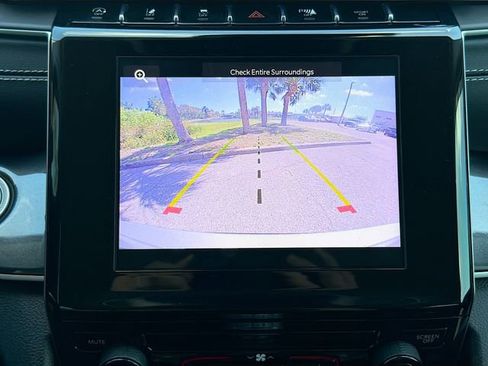 Used 2023 Jeep Grand Cherokee L Laredo image 31