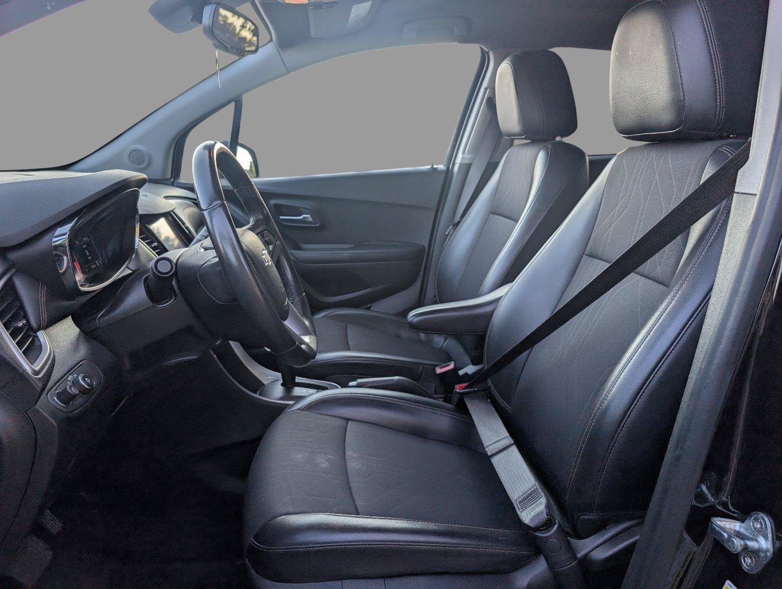 Used 2022 Chevrolet Trax LT w/ LT Convenience Package FWD image 16