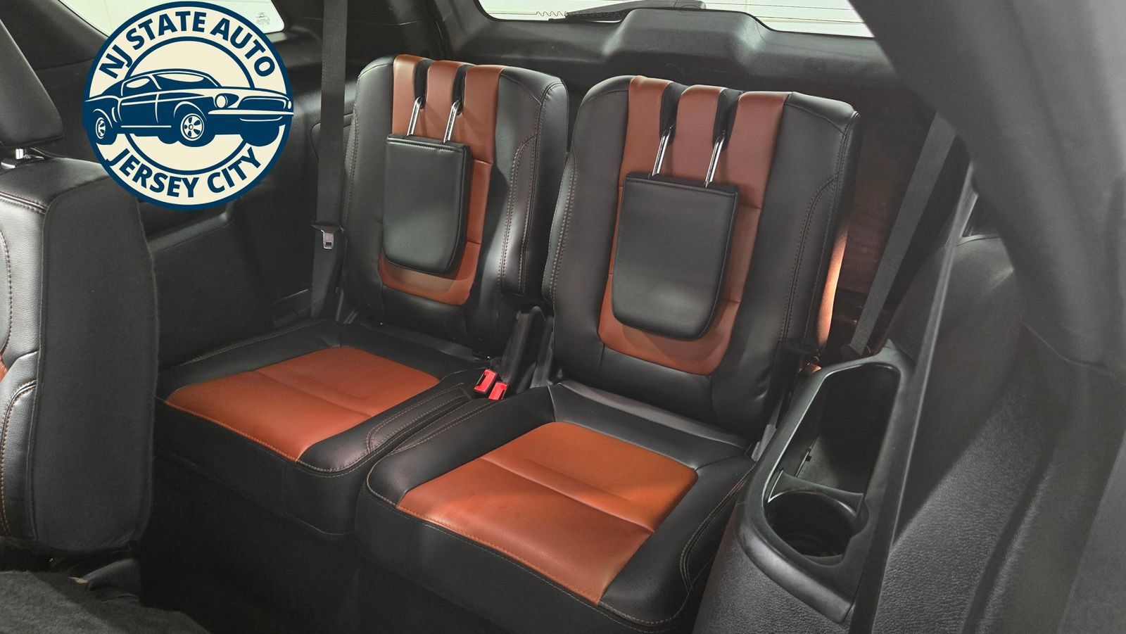 Used 2019 Ford Explorer XLT w/ Equipment Group 202A AWD/4WD image 6
