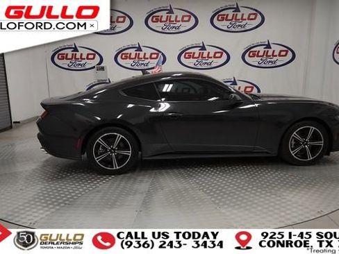 Used 2024 Ford Mustang Coupe image 9