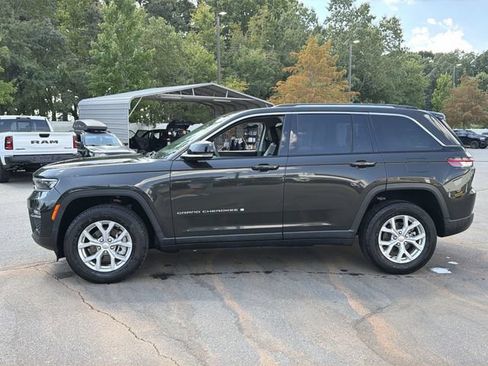 Used 2023 Jeep Grand Cherokee Limited AWD/4WD image 2