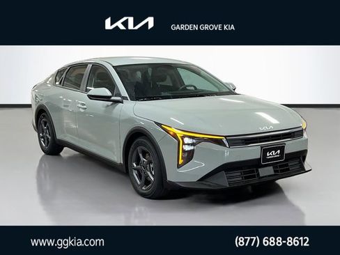 New 2026 Kia K4 LXS image 1