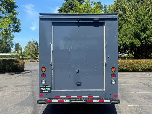 Used 2021 Ford Transit 350 DRW RWD image 5