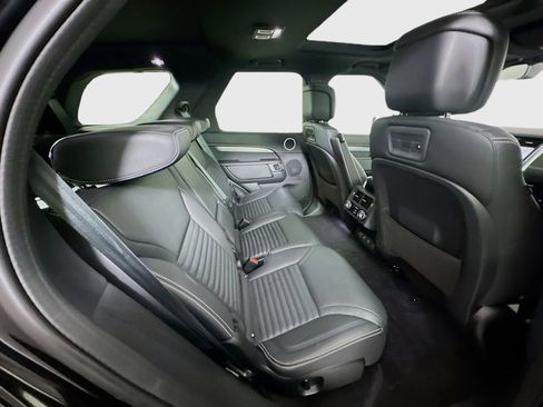 Used 2024 Land Rover Discovery Dynamic SE image 28