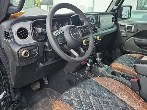 Used 2024 Jeep Wrangler Willys image 7
