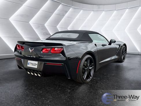 Used 2017 Chevrolet Corvette Stingray Convertible RWD image 5