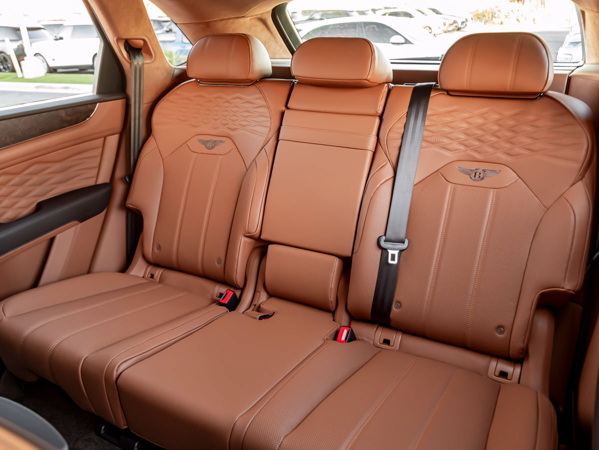 Used 2027 Bentley Bentayga AWD/4WD image 33
