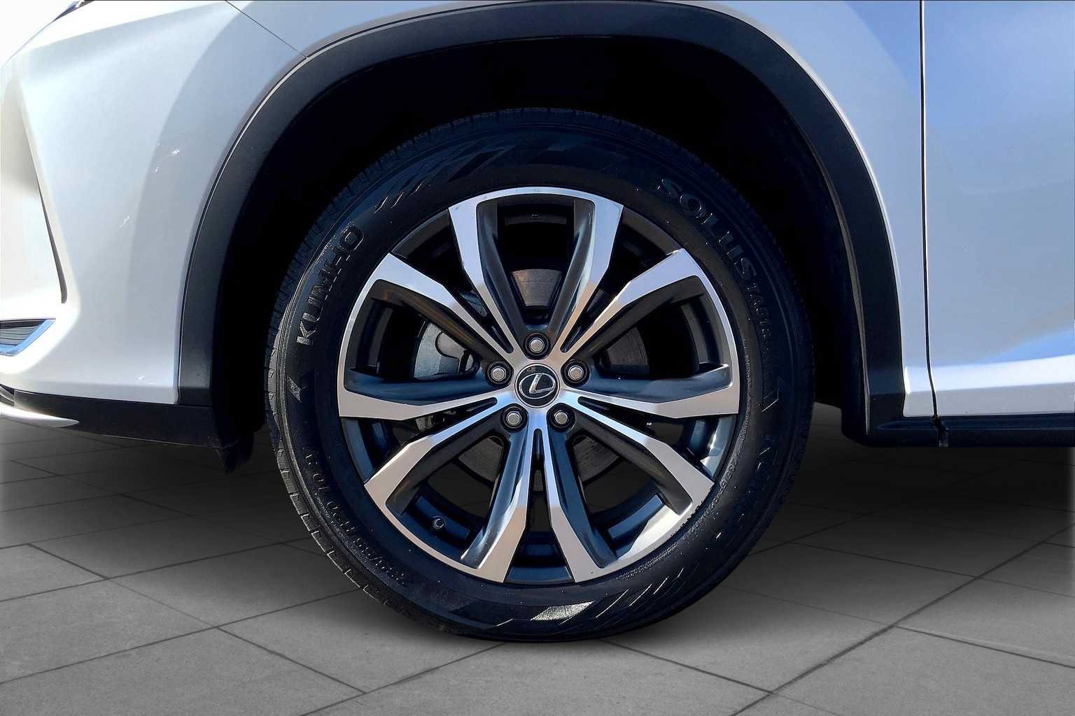 Used 2020 Lexus RX 450hL AWD w/ Premium Package image 11