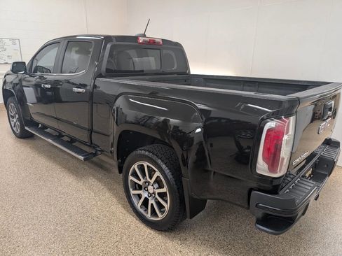 Used 2017 GMC Canyon Denali image 3