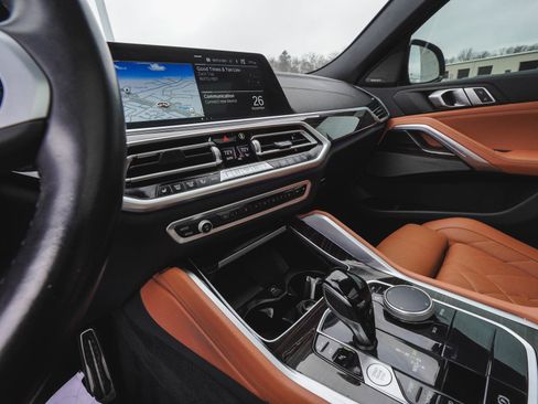 Used 2023 BMW X6 xDrive40i w/ M Sport Package image 17