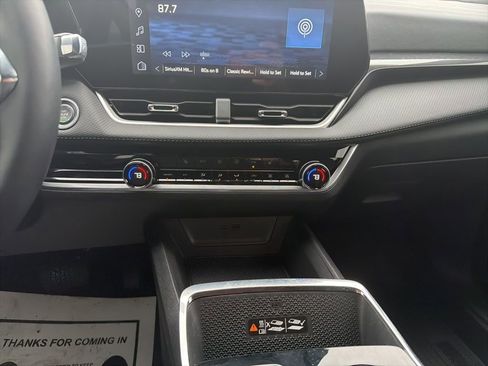 Used 2026 Chevrolet Equinox LT w/ Convenience Package II image 15