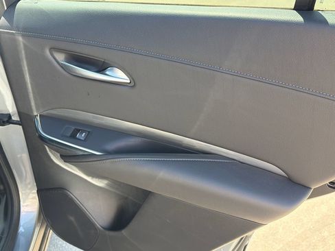 Used 2025 Cadillac XT4 Premium Luxury FWD image 16