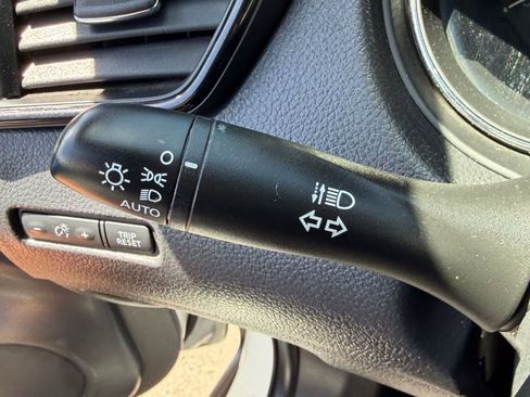 Used 2020 Nissan Rogue SV AWD/4WD image 20