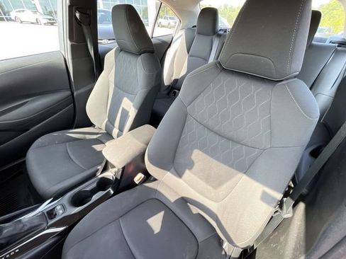 Used 2022 Toyota Corolla LE FWD image 11