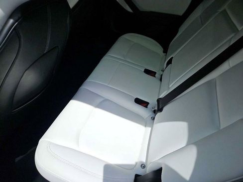 Used 2021 Tesla Model Y Performance image 27