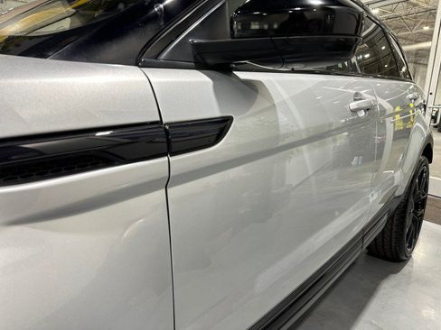 Used 2019 Land Rover Range Rover Evoque AWD/4WD image 17