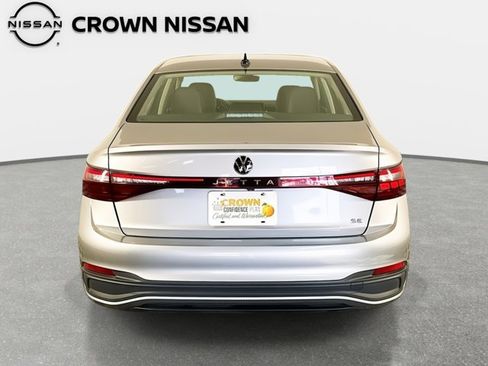Used 2025 Volkswagen Jetta SE image 7