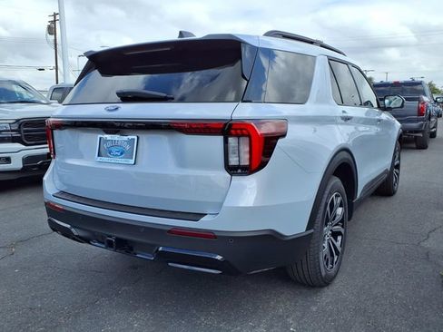 New 2026 Ford Explorer ST-Line RWD image 3