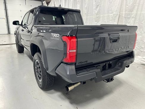 Used 2026 Toyota Tacoma TRD Off-Road AWD/4WD image 5