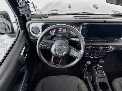 Used 2024 Jeep Gladiator Sport AWD/4WD image 20