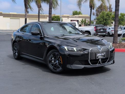 Used 2025 BMW i4 eDrive40 w/ Parking Assistance Package RWD image 2