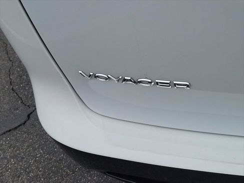 Certified 2023 Chrysler Voyager LX FWD image 21
