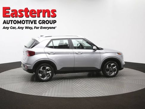 Used 2025 Hyundai Venue SEL FWD image 44