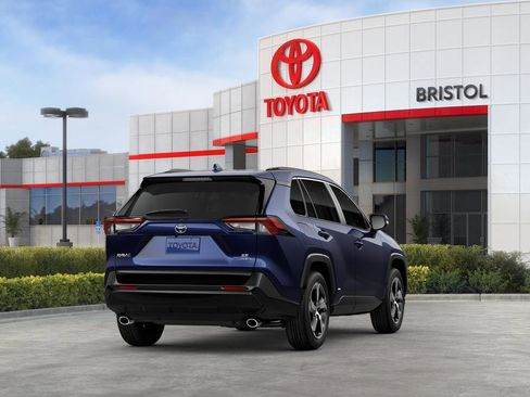 New 2025 Toyota RAV4 SE image 24