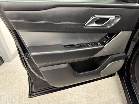 Used 2018 Land Rover Range Rover Velar AWD/4WD image 14