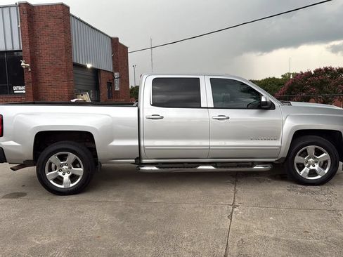 Used 2016 Chevrolet Silverado 1500 LT w/ LT Convenience Package RWD image 6
