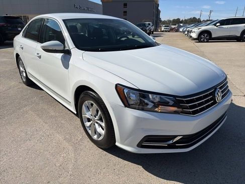 Used 2016 Volkswagen Passat 1.8T S image 4