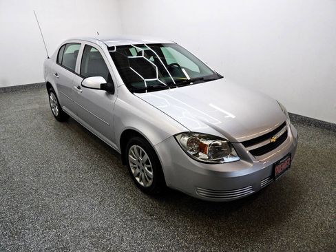 Used 2010 Chevrolet Cobalt LT FWD image 3