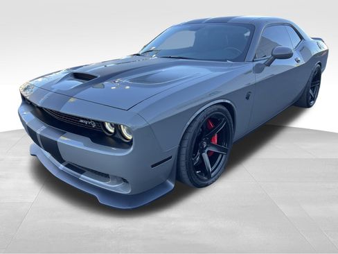 Used 2017 Dodge Challenger SRT Hellcat RWD image 9