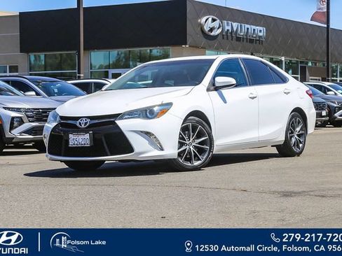 Used 2015 Toyota Camry XSE w/ Moonroof Package FWD image 1