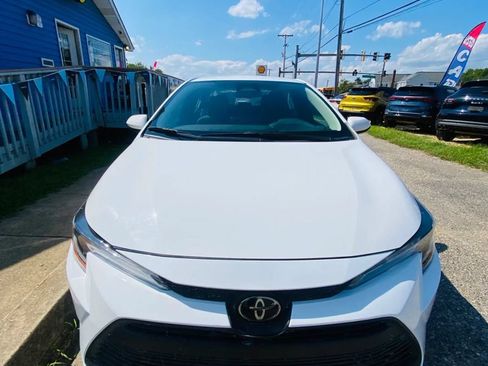 Used 2025 Toyota Corolla LE FWD image 6